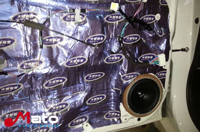 华丽而不失实用 斯巴鲁傲虎改装德国ETON汽车音响