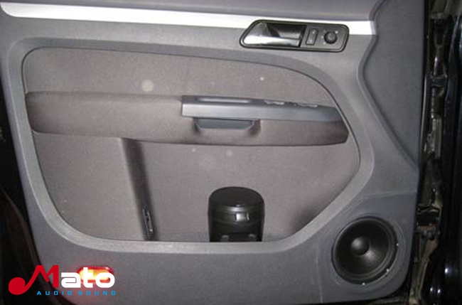 旅途享乐 大众途安改装德国ETON和ARC音响