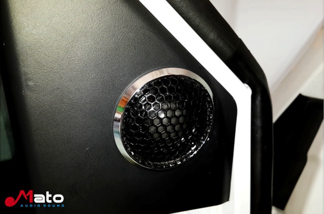 炸机新体验 亿丰行哈佛H6音响改装美国霸克汽车