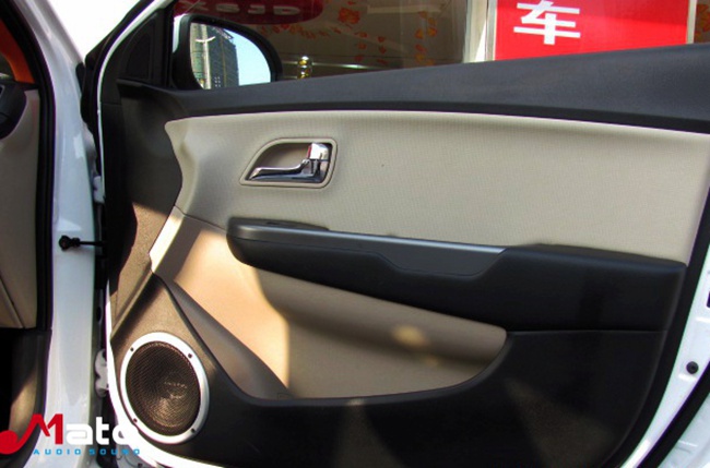 精品典范 扬州心声驾道起亚K2改装TEC和霸克音响