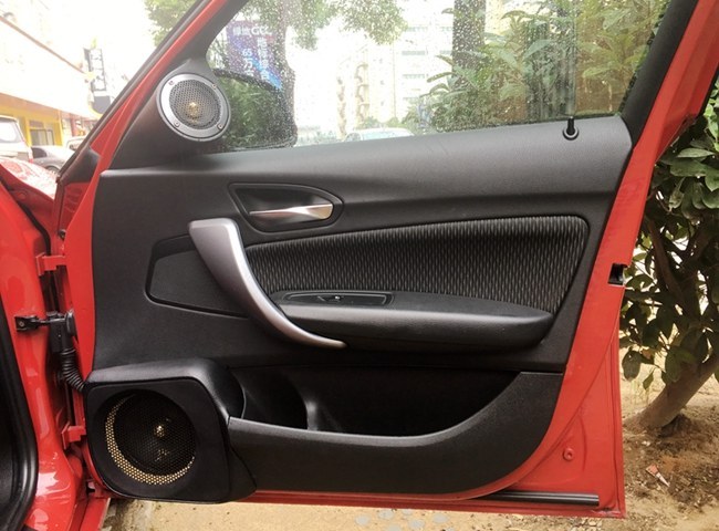 够骚气！车改坊汽车影音连锁（南昌店）宝马1