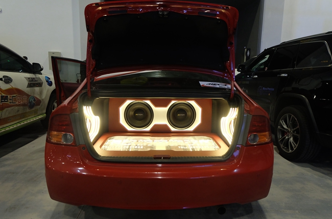 够霸气！车改坊汽车影音连锁亮相MECA杭州站 夺下