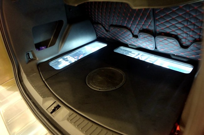 为音乐而站 车改坊汽车影音连锁（常州FBC店）福