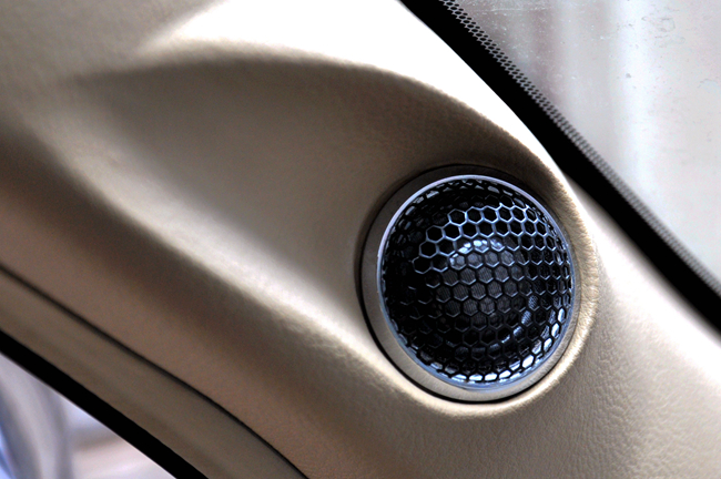 人间最美四月天 伴着音乐自驾看世界