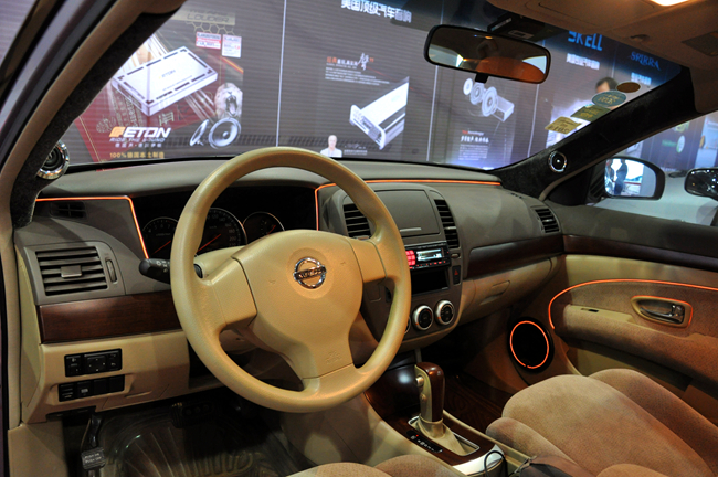 人间最美四月天 伴着音乐自驾看世界