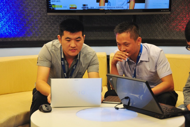 番禺黄艳汽车影音馆店长做客太平洋汽车网专家