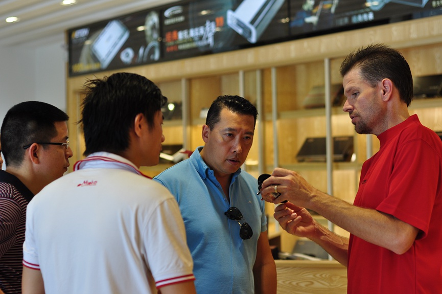 美国Hybrid Audio总裁斯科特到访车改坊佛山百佳