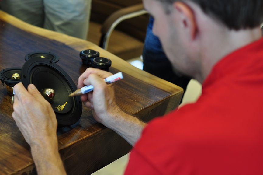 美国Hybrid Audio总裁斯科特到访车改坊佛山百佳