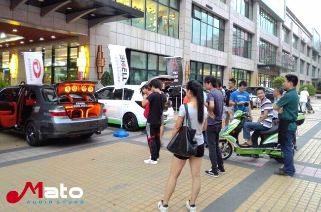 2014金秋周末购潮流改装汽车展——龙发影音炸机